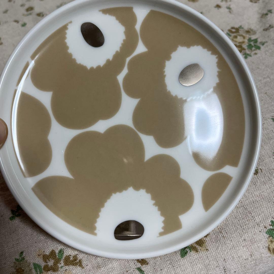 新品 マリメッコ ウニッコ マグカップ プレート ベージュ シルバー ラテマグ