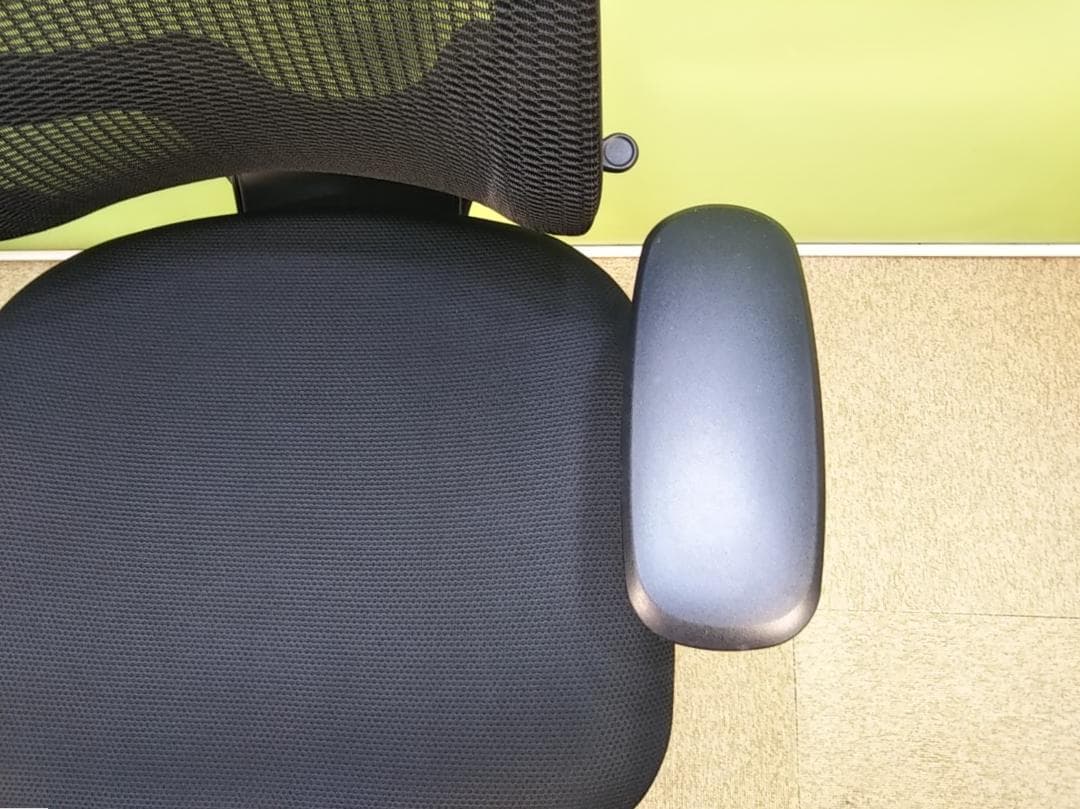 av　オカムラ　シルフィーチェア　ローバック　固定肘　前傾機能　メッシュ　中古品