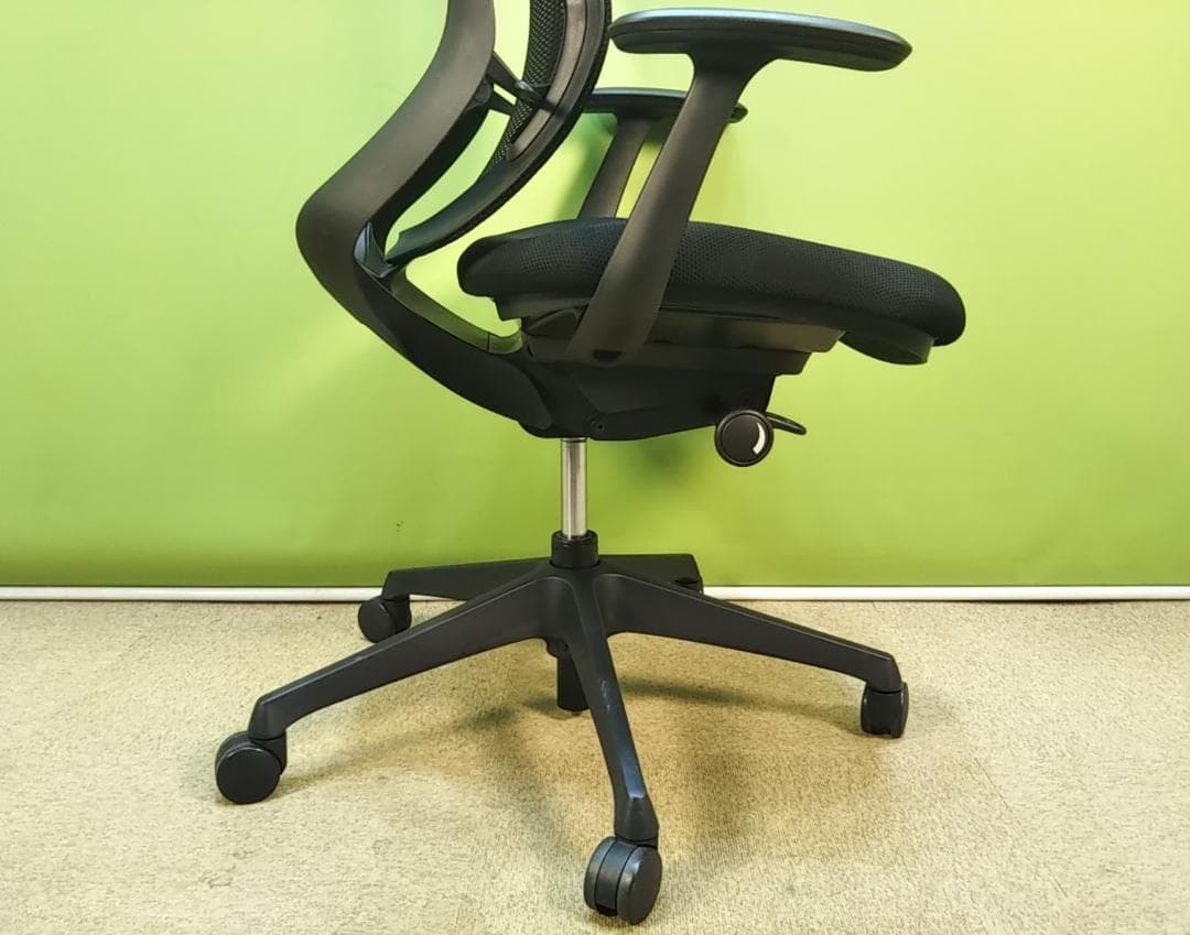 av　オカムラ　シルフィーチェア　ローバック　固定肘　前傾機能　メッシュ　中古品