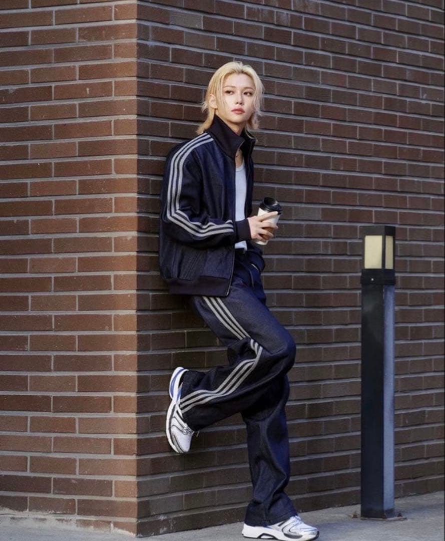 adidas フィリックス着用 デニム straykids スキズ　色違い