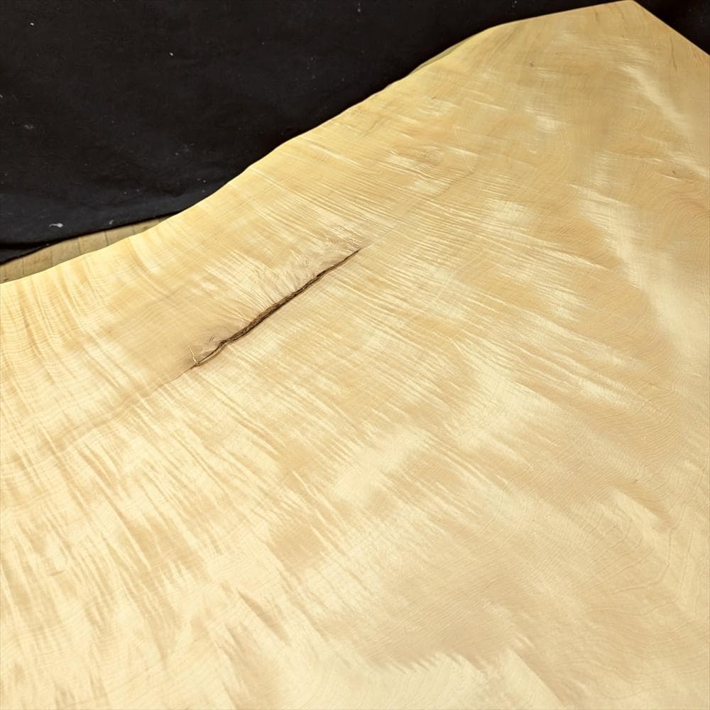 無垢　栃　トチ　縮杢　ちぢみもく　１枚板　丸太脚　座卓　テーブル　ローテーブル