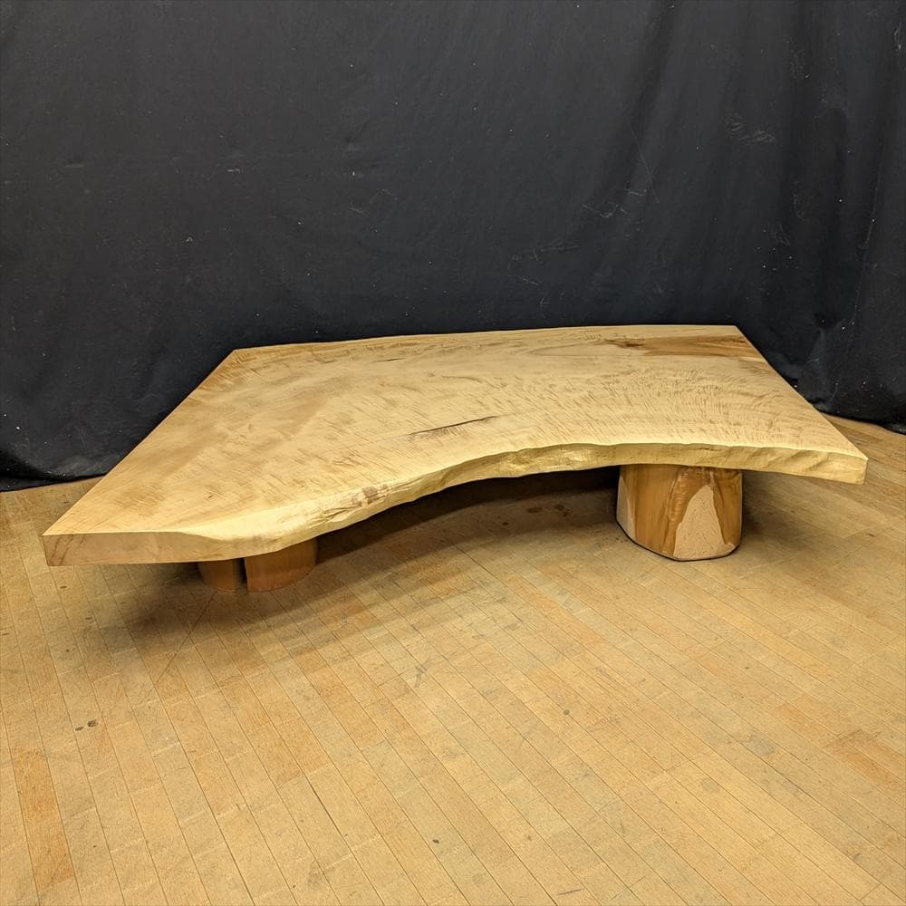 無垢　栃　トチ　縮杢　ちぢみもく　１枚板　丸太脚　座卓　テーブル　ローテーブル