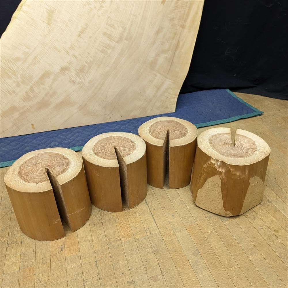 無垢　栃　トチ　縮杢　ちぢみもく　１枚板　丸太脚　座卓　テーブル　ローテーブル