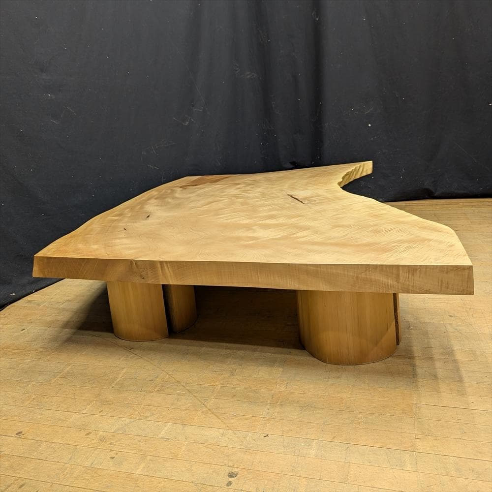 無垢　栃　トチ　縮杢　ちぢみもく　１枚板　丸太脚　座卓　テーブル　ローテーブル