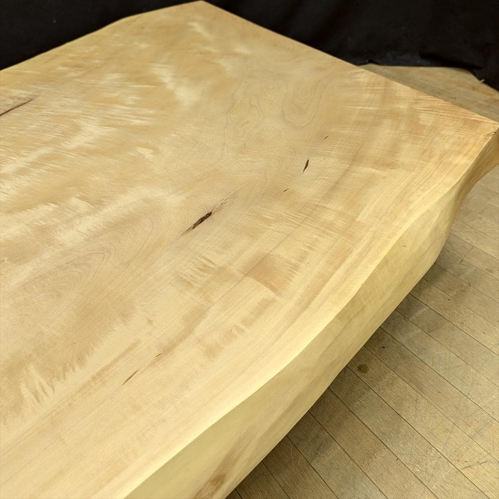 無垢　栃　トチ　縮杢　ちぢみもく　１枚板　丸太脚　座卓　テーブル　ローテーブル