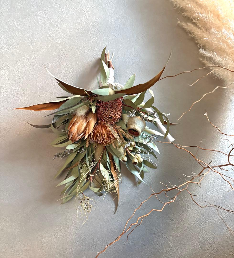 プロテアとユーカリのスワッグ