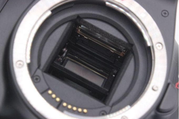 【ジャンク品】Canon EOS Kiss X50 デジタル一眼レフカメラ