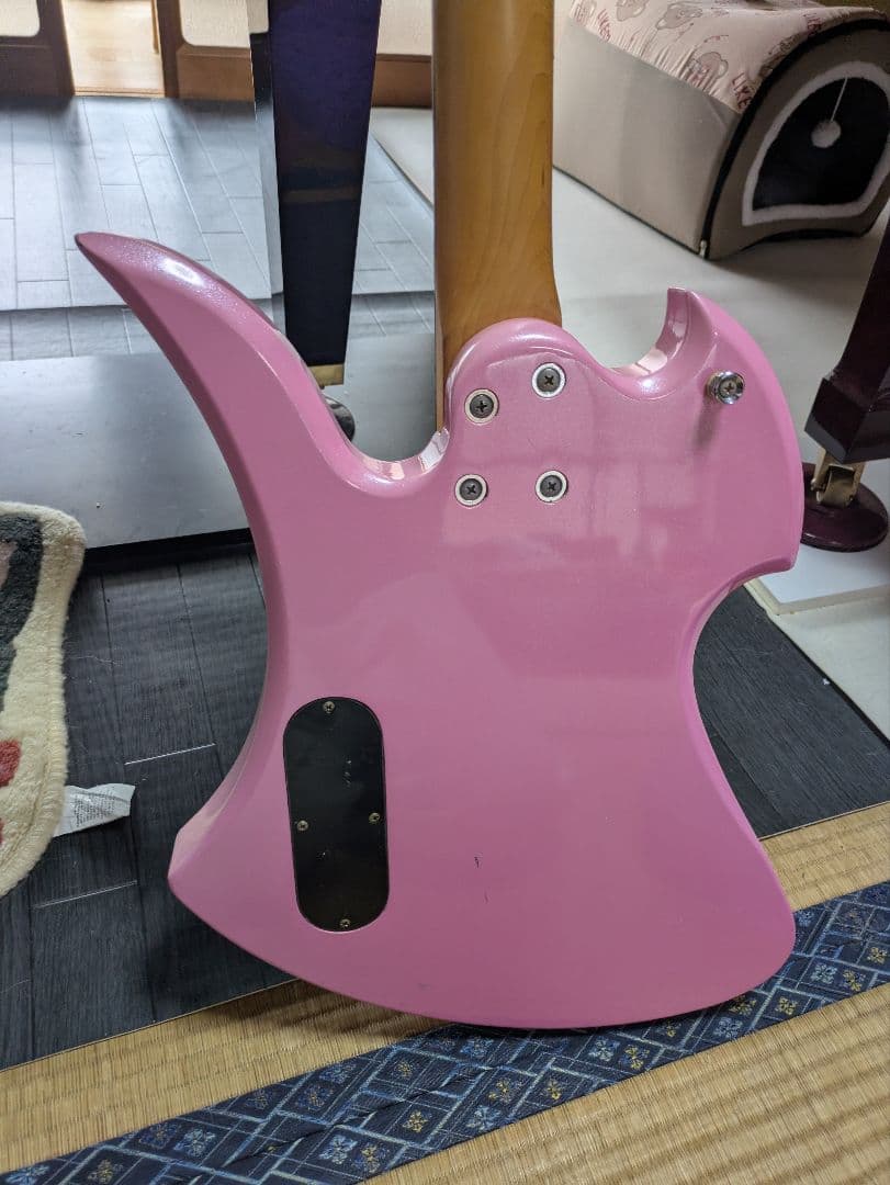 チャッティングバード　ピンク　エレキギター　モッキンバード