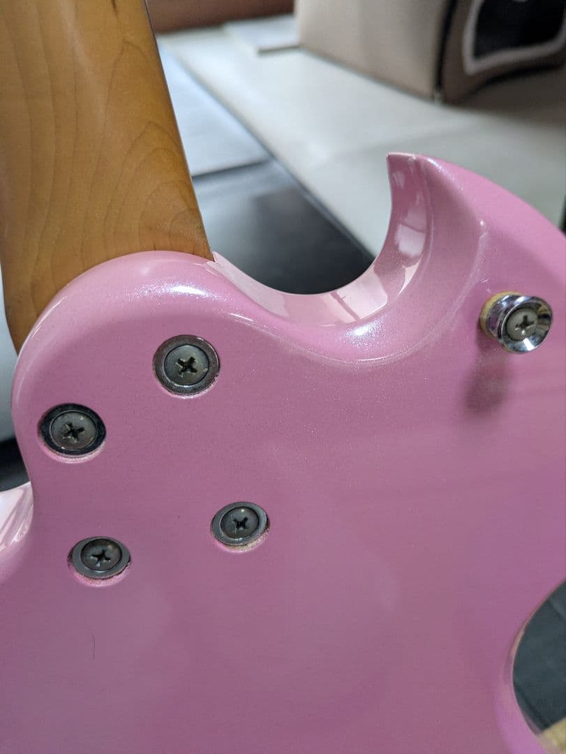 チャッティングバード　ピンク　エレキギター　モッキンバード