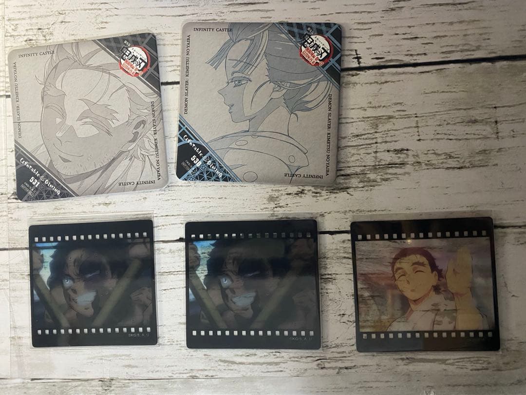 鬼滅の刃 コースター 缶バッジ 無惨 童磨 黒死牟 カード クリア チェキ くじ