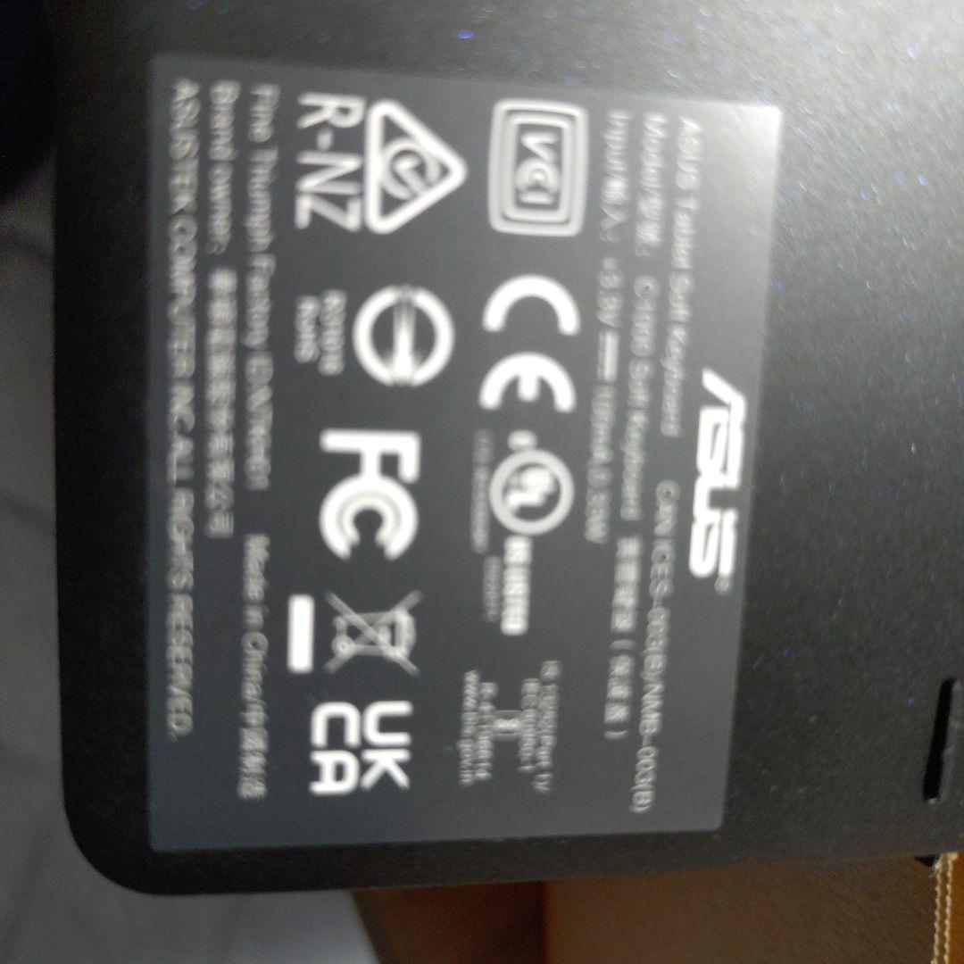 ほぼ未使用ASUS Chromebook CZ1000DV 本体