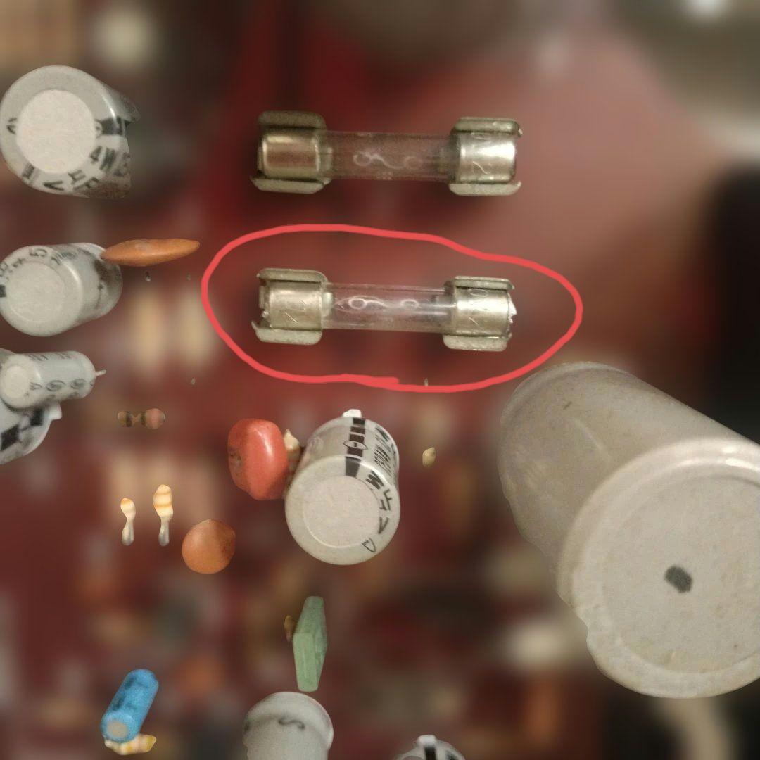 Aurexプリメインアンプ SB-220ヒューズ交換必要