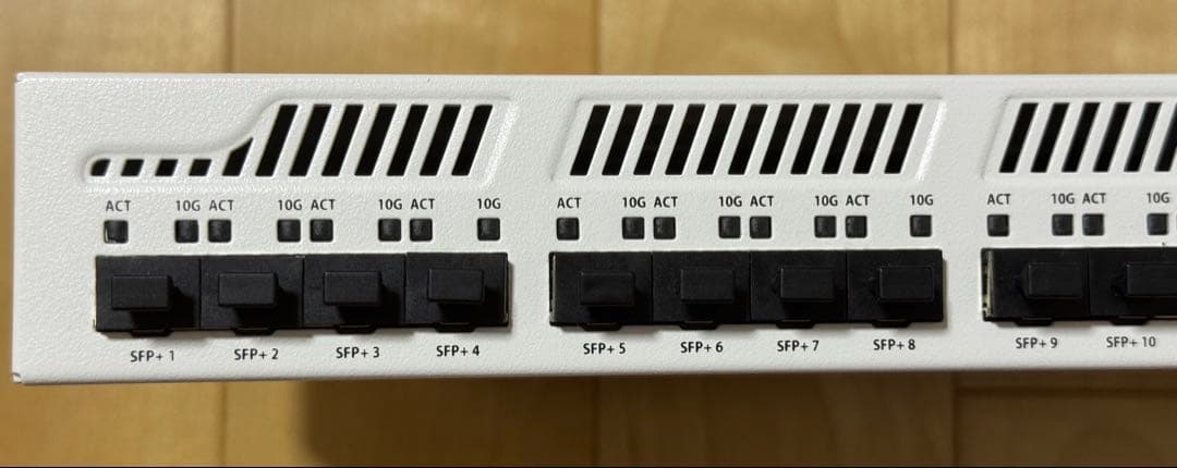 MikroTik CRS317-1G-16S+RM SFP+16ポート