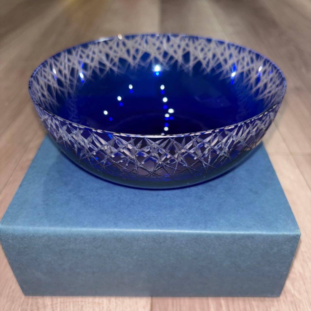 河上恭一郎作　青色被せ 切子 ガラス 16cm