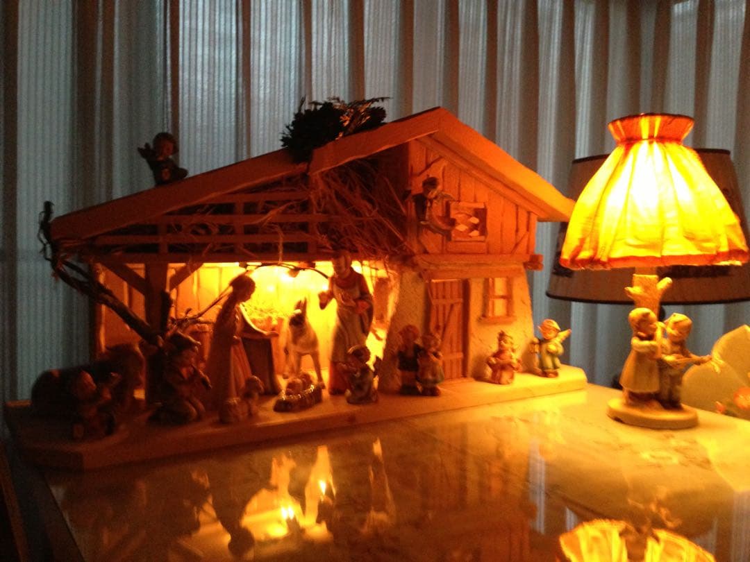 ゲーベル人形　レアな完全コンプリートフンメル人形ビンテージのキリスト降誕セット！