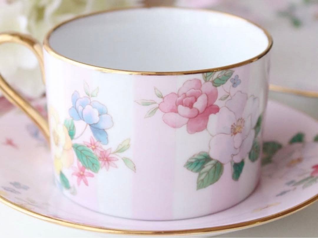 チェスティ好きにはたまらない♡ポーセラーツ お花のティーセット