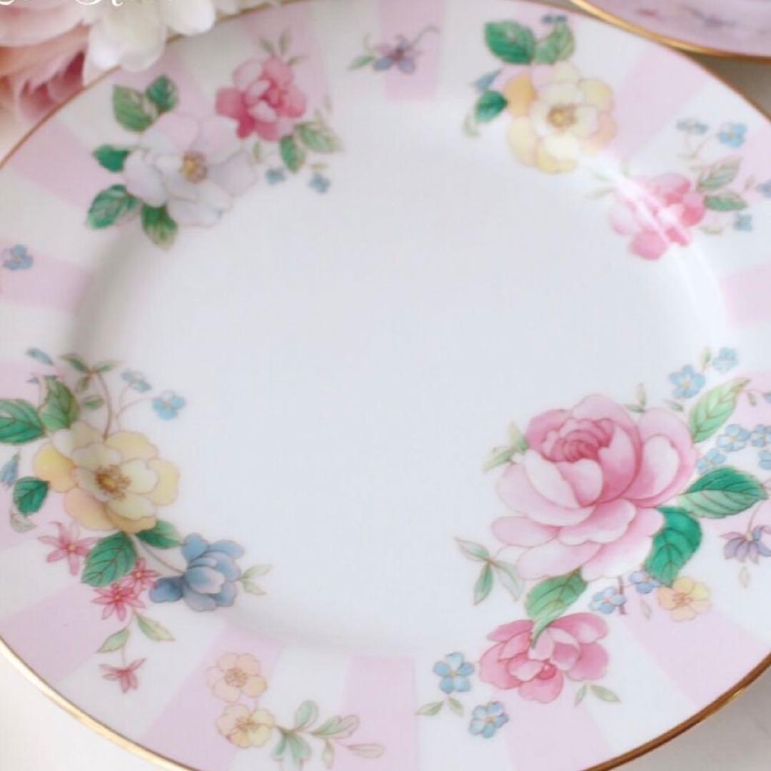 チェスティ好きにはたまらない♡ポーセラーツ お花のティーセット