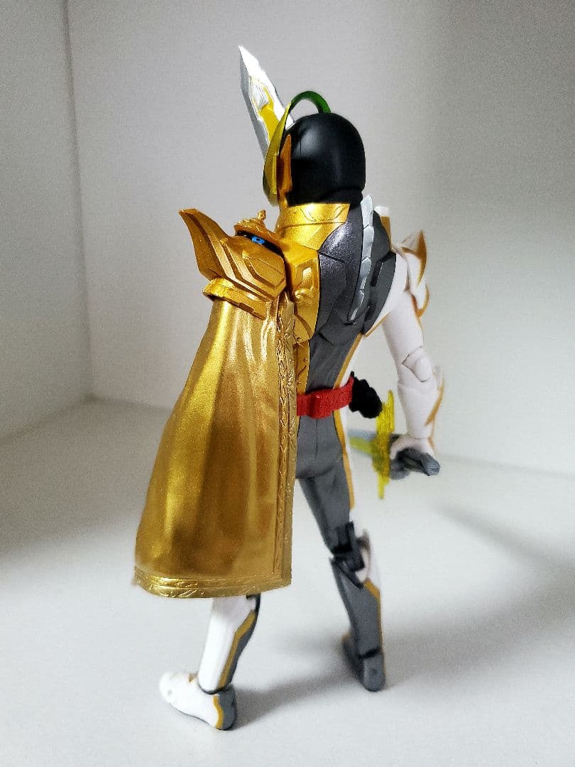 S.H.Figuarts 仮面ライダーカリバー、エスパーダ 2体セット
