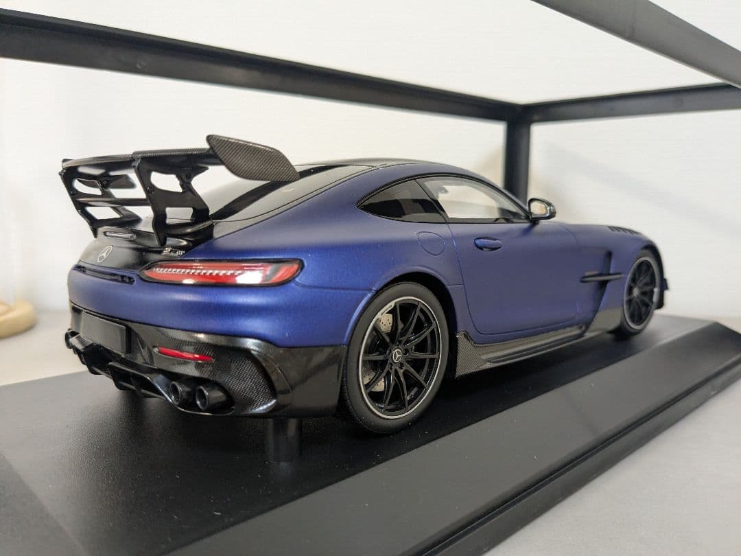 ミニチャンプス　メルセデス　AMG　ミニカー　1/18　オートアート　京商　車