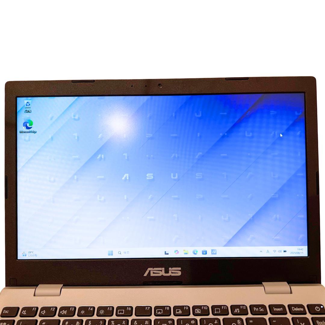 ほぼ新品！ASUS E210KA モバイルノートPC ほぼ未使用 軽量コンパクト