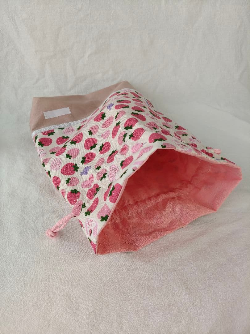 カラフルいちごの入園入学セット　ハンドメイド　通園バッグ　上靴袋　給食袋　着替袋