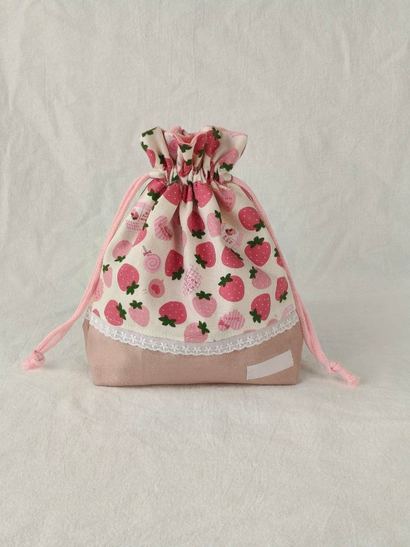 カラフルいちごの入園入学セット　ハンドメイド　通園バッグ　上靴袋　給食袋　着替袋