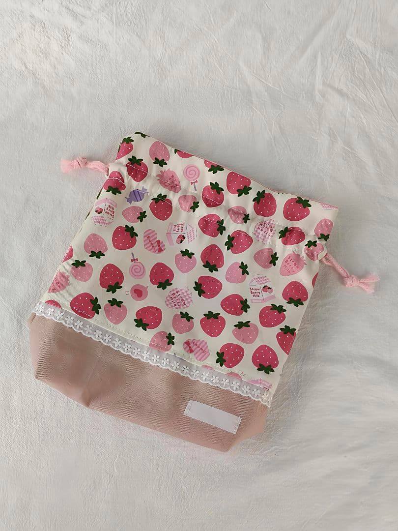 カラフルいちごの入園入学セット　ハンドメイド　通園バッグ　上靴袋　給食袋　着替袋