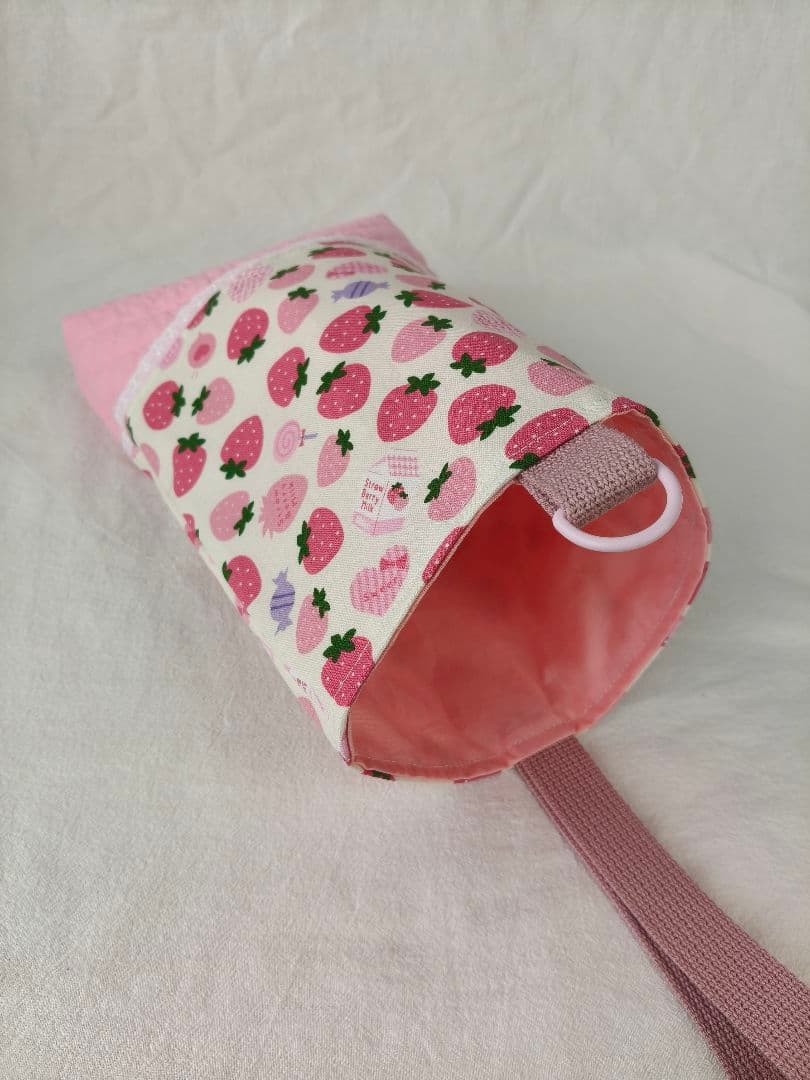 カラフルいちごの入園入学セット　ハンドメイド　通園バッグ　上靴袋　給食袋　着替袋
