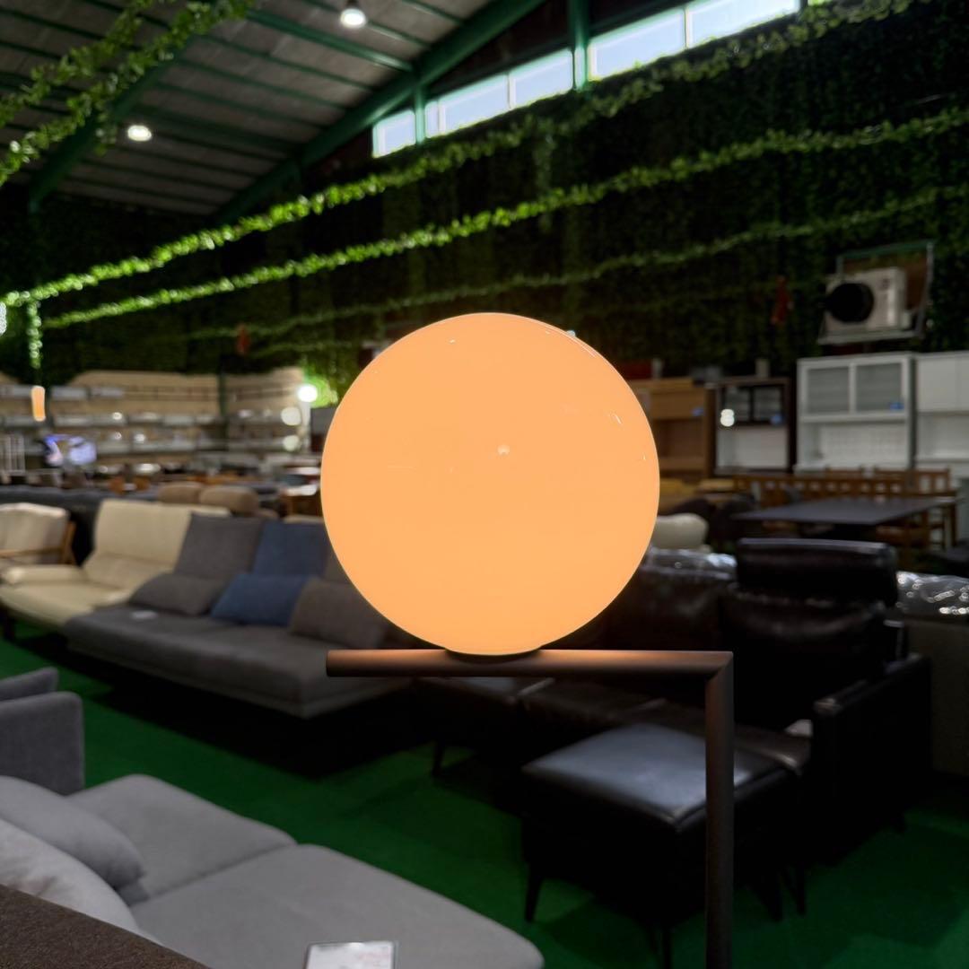 FLOS フロアランプ インテリア 白熱灯器具 ブラック スリム P004