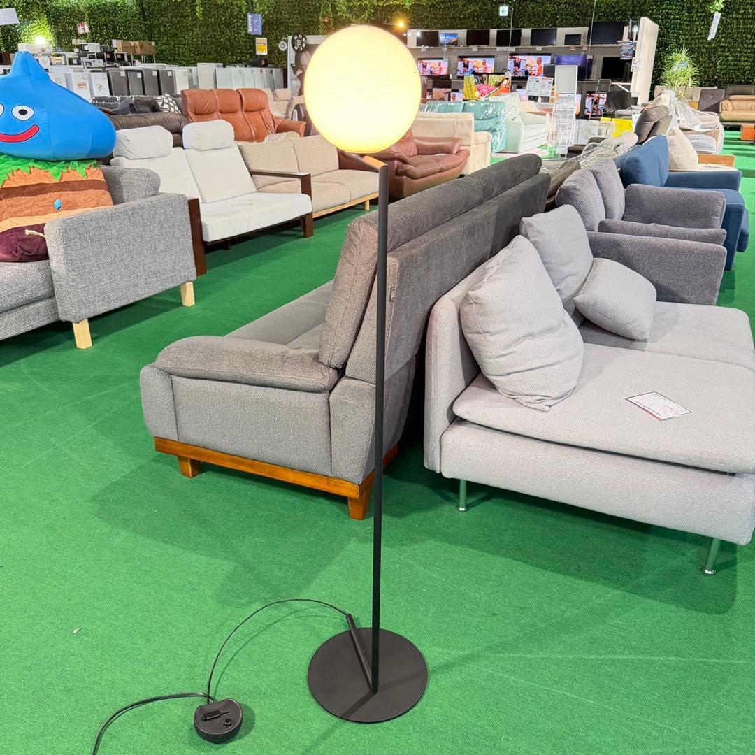 FLOS フロアランプ インテリア 白熱灯器具 ブラック スリム P004