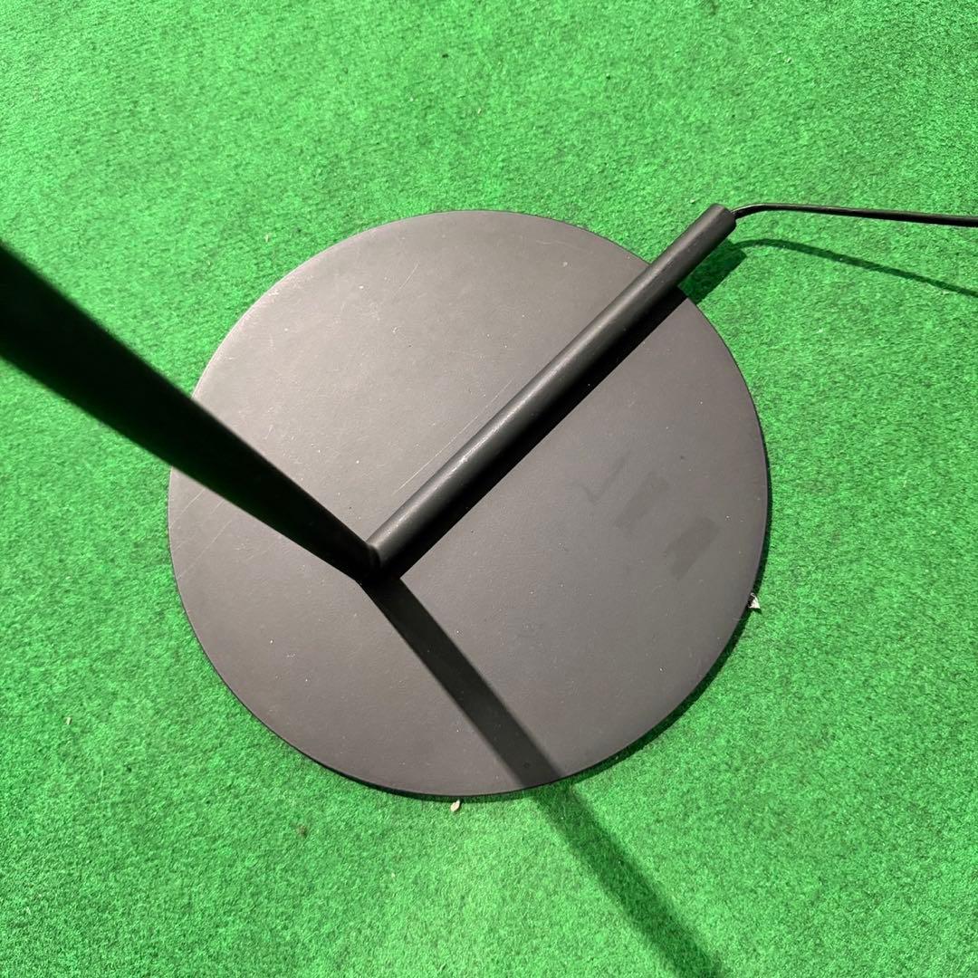 FLOS フロアランプ インテリア 白熱灯器具 ブラック スリム P004