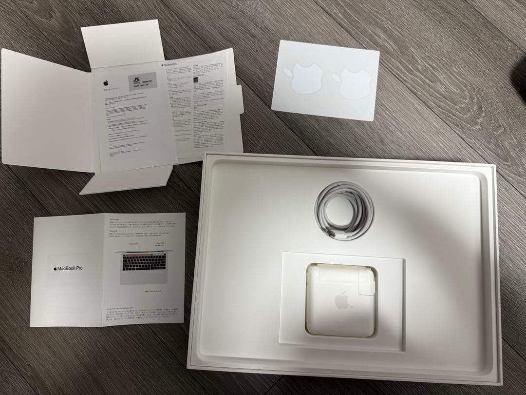 MacBook Pro 13 2019 充放電42回 美品 初期化済
