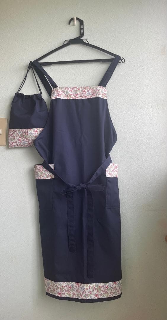 ■ハッピー■ ハンドメイド商品　エプロン