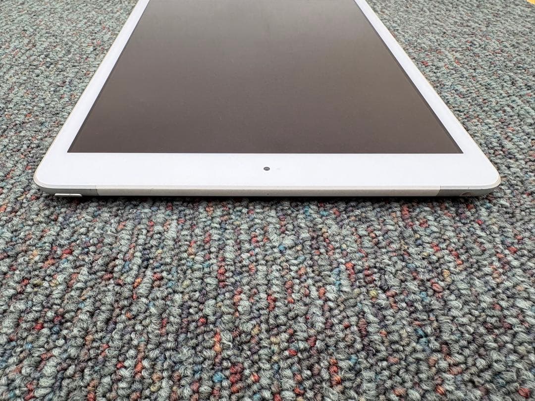 【94%】 iPad 第8世代　Wi-Fi + Cellularモデル