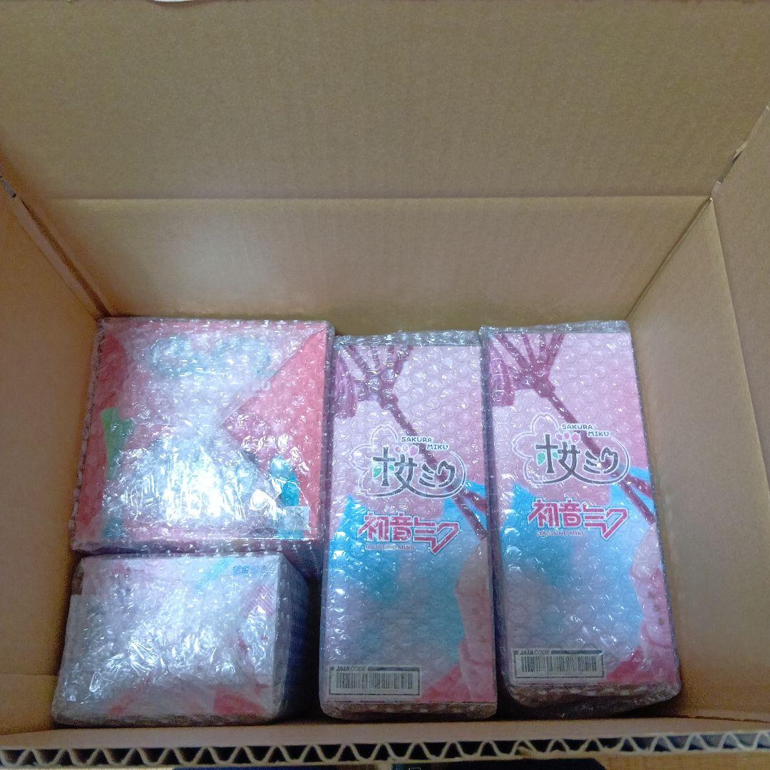 初音ミク　桜ミク　重音テト プライズフィギュアまとめ売り4体セット