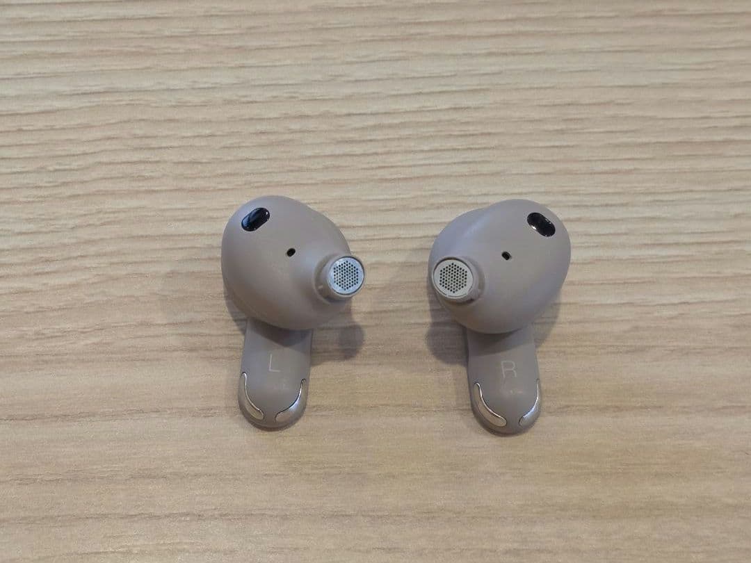 JBL Tour Pro 3 ワイヤレスイヤホン　ラテ