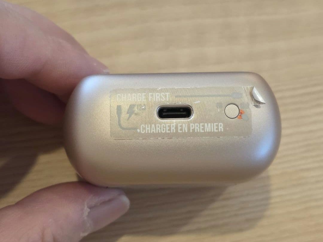 JBL Tour Pro 3 ワイヤレスイヤホン　ラテ