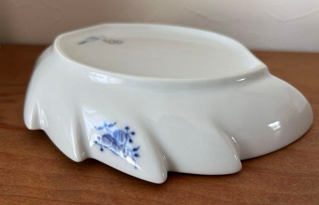 ブルーフルーテッド　ジャパニーズ　リーフディッシュ