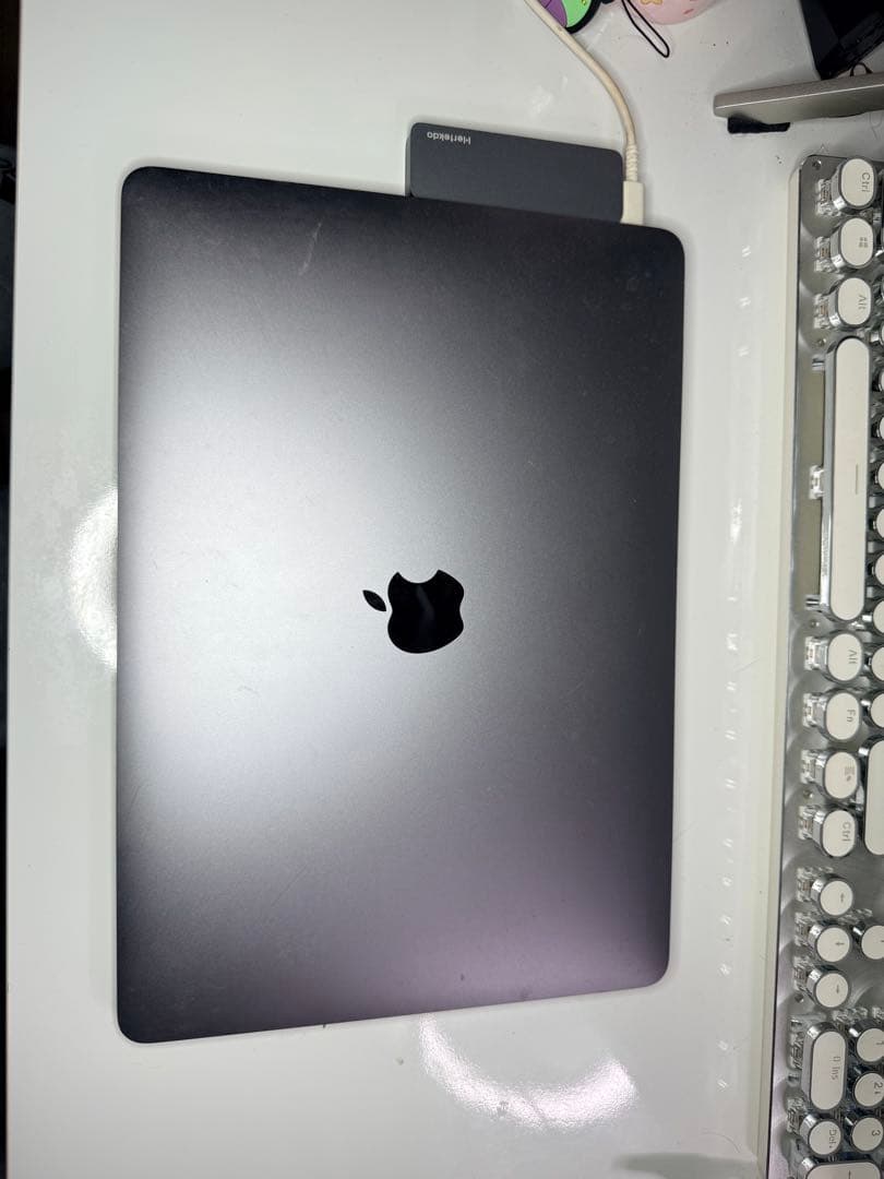 【美品】M1 MacBook Air 13インチ 便利な多機能ハブ付