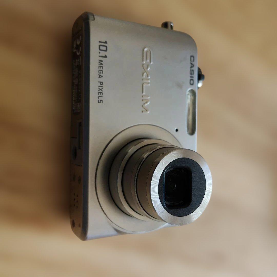 CASIO EXILIM EX-Z1000デジタルカメラ シルバー
