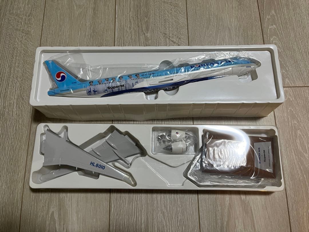 SuperM Korean Air Boeing 777-300ER 模型