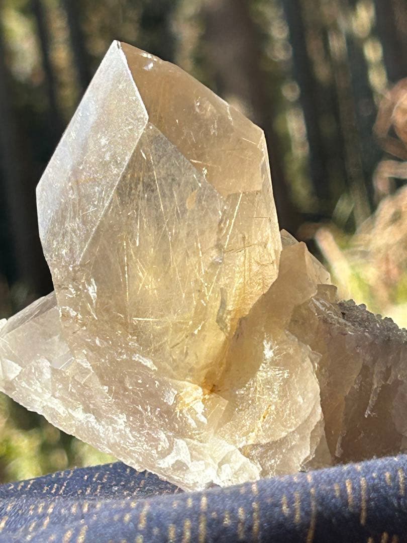 ルチレイテッドクォーツ原石AAAAA天然石母岩付　最高品質‼️大特価SALE