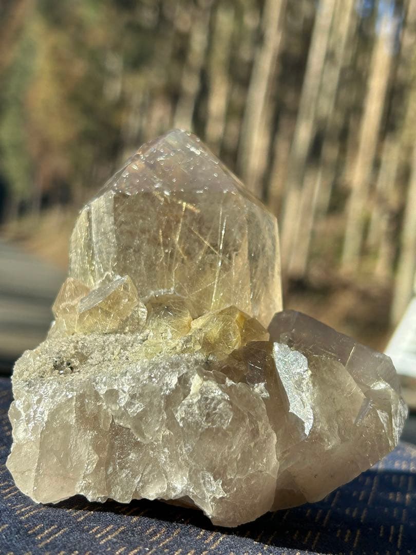 ルチレイテッドクォーツ原石AAAAA天然石母岩付　最高品質‼️大特価SALE