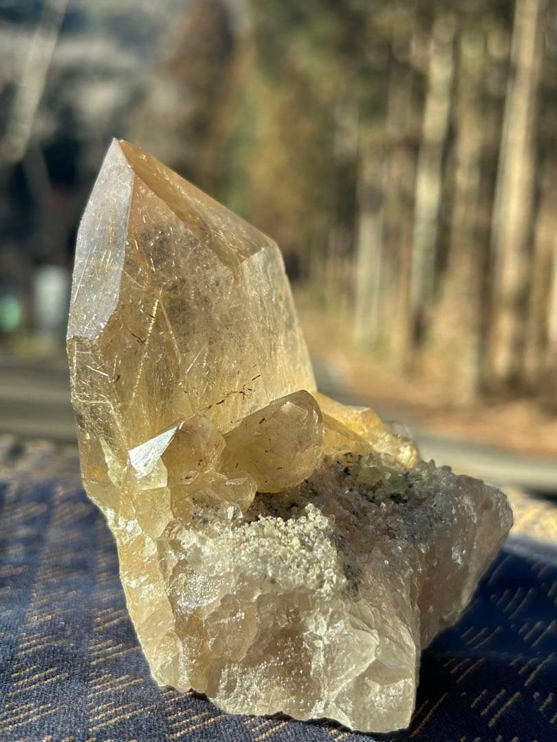 ルチレイテッドクォーツ原石AAAAA天然石母岩付　最高品質‼️大特価SALE