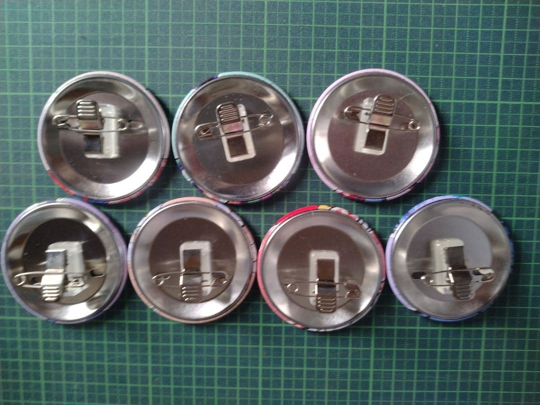 【希少】戦姫絶唱シンフォギアG　オトメノポリシー　缶バッチ8個セット