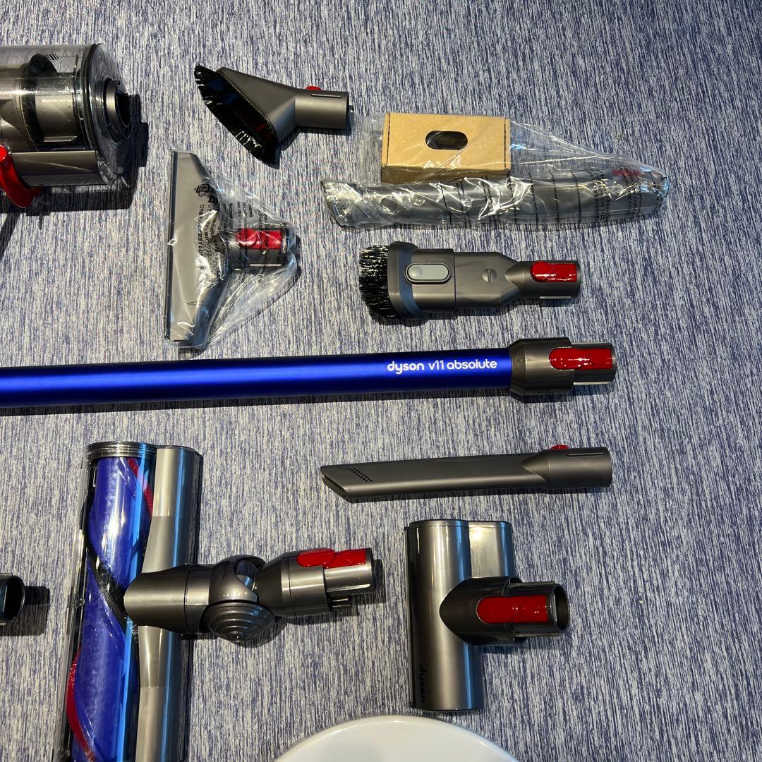 【ジャンク品】Dyson v11absolute 本体 アタッチメント 充電器付
