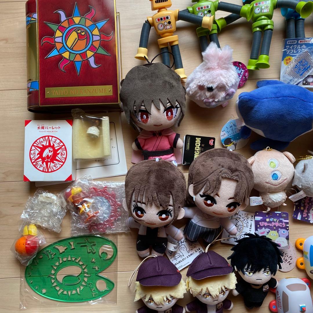 キョロちゃんおもちゃの缶詰9個とプライズぬいぐるみなど59個まとめ売り