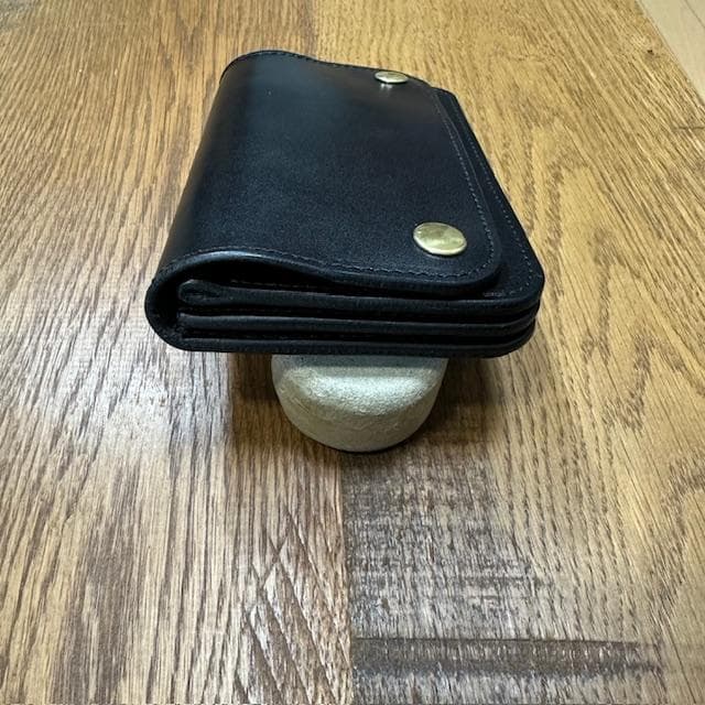 廉　ミドルトラッカーウォレット　栃木レザーブラック真鍮