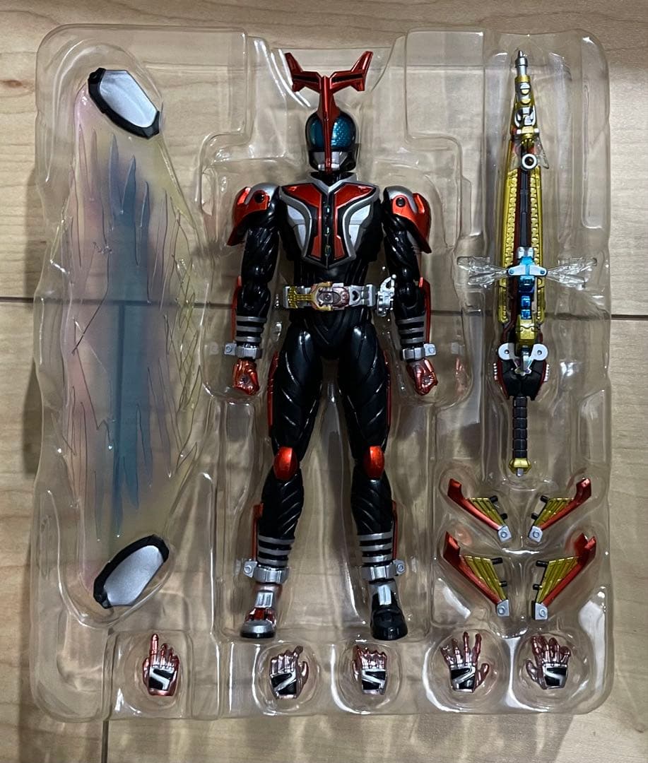 S.H.Figuarts 仮面ライダーカブト ハイパーフォーム フィギュアーツ