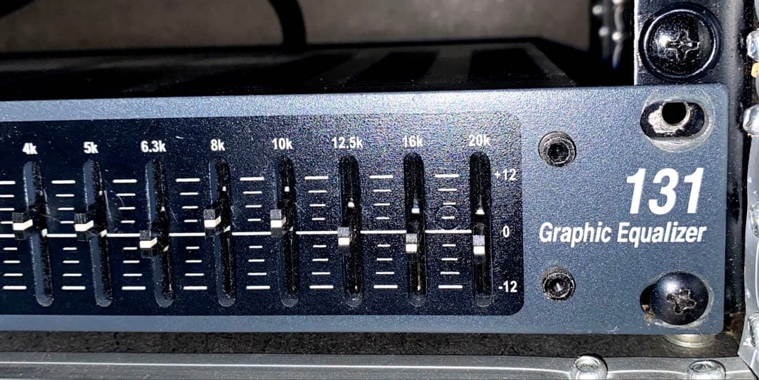 セット dbx グラフィックイコライザー 131 ＋ 2U ハーフラックケース付